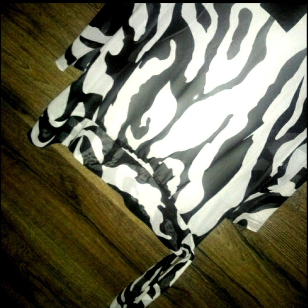 Elements Top Size XL Zebra Sheer Dolman Tunic NWOT - Picture 6 of 12